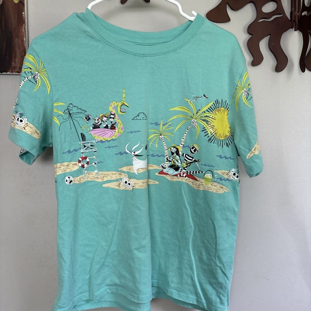 Disney The Nightmare Before Christmas Beach Women's Cropped T-Shirt M